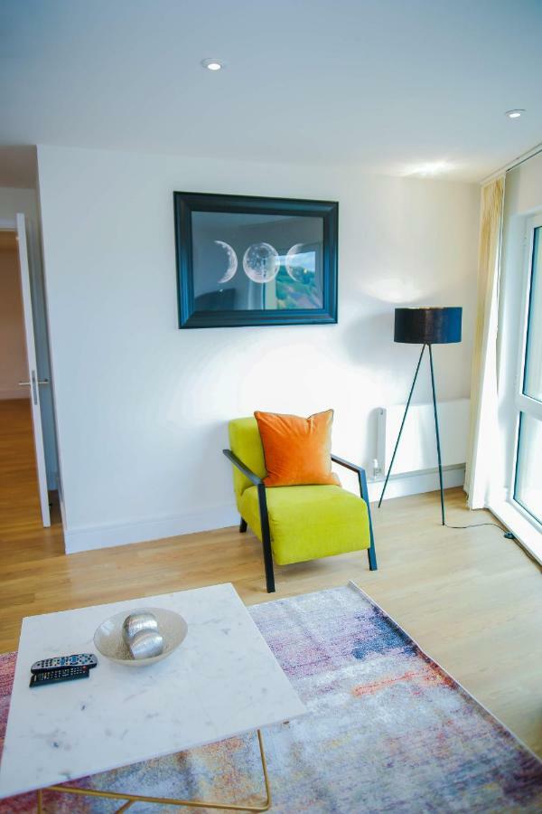 Executive 2 Bed Apartment Londen Buitenkant foto